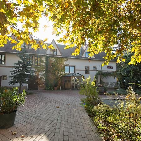 Revesz Hotel, Restaurant And Rosa Spa Győr Buitenkant foto