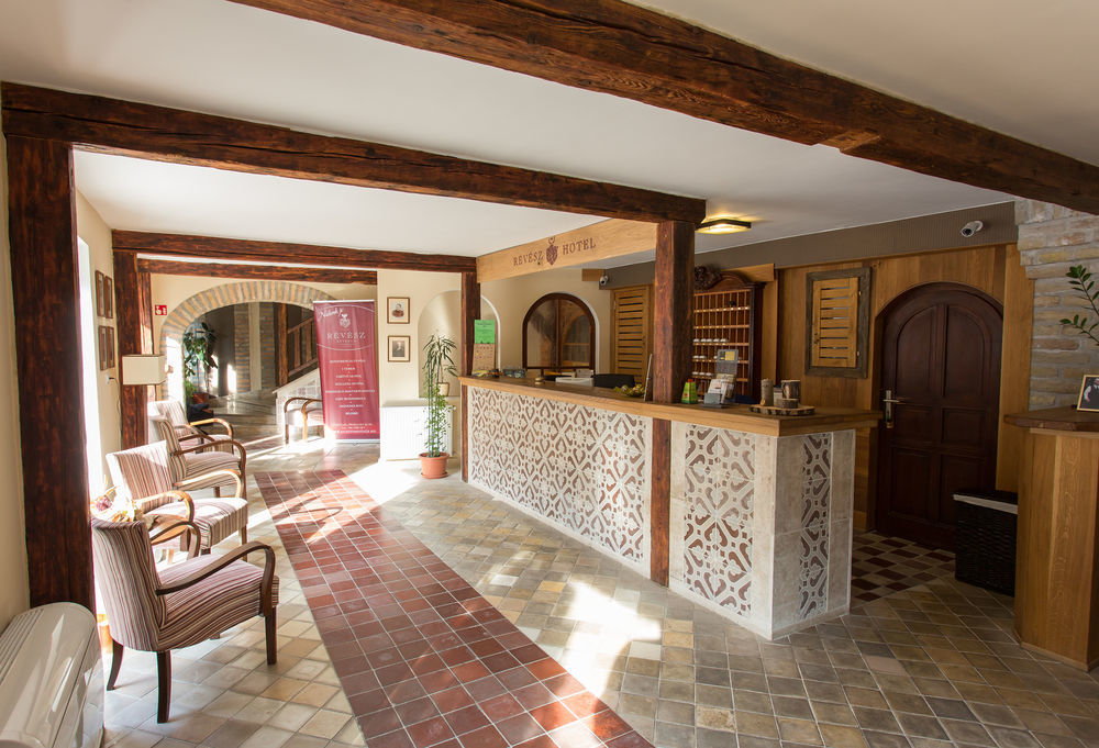 Revesz Hotel, Restaurant And Rosa Spa Győr Buitenkant foto