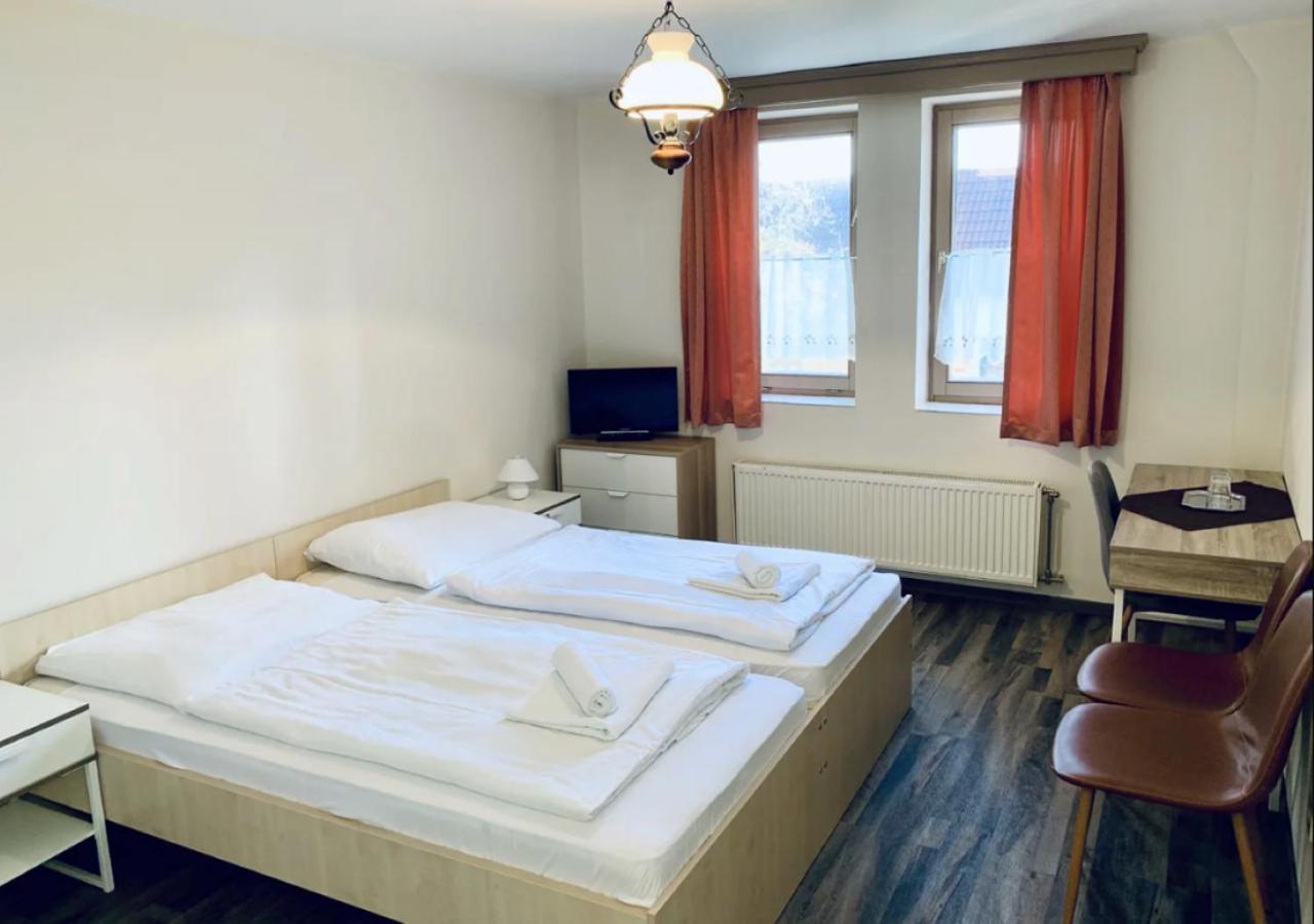 Revesz Hotel, Restaurant And Rosa Spa Győr Buitenkant foto
